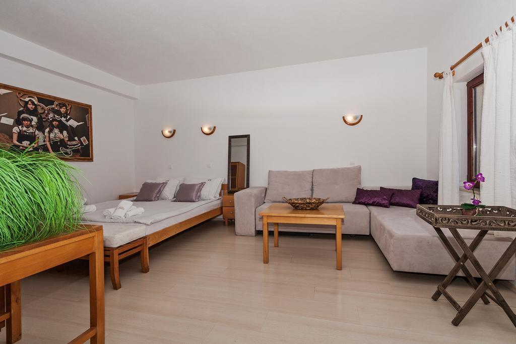 Villa Klia Lagadin Rum bild