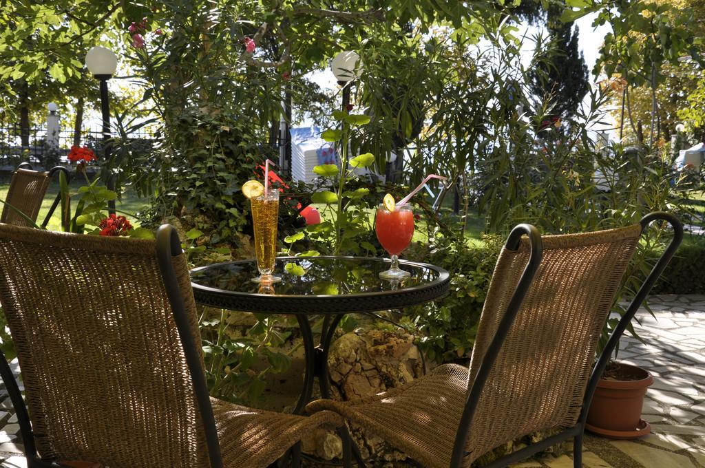 Villa Klia Lagadin Exteriör bild